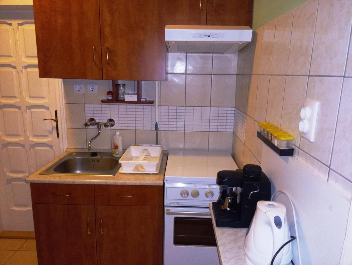 Szivarvany Apartman Gyula Extérieur photo