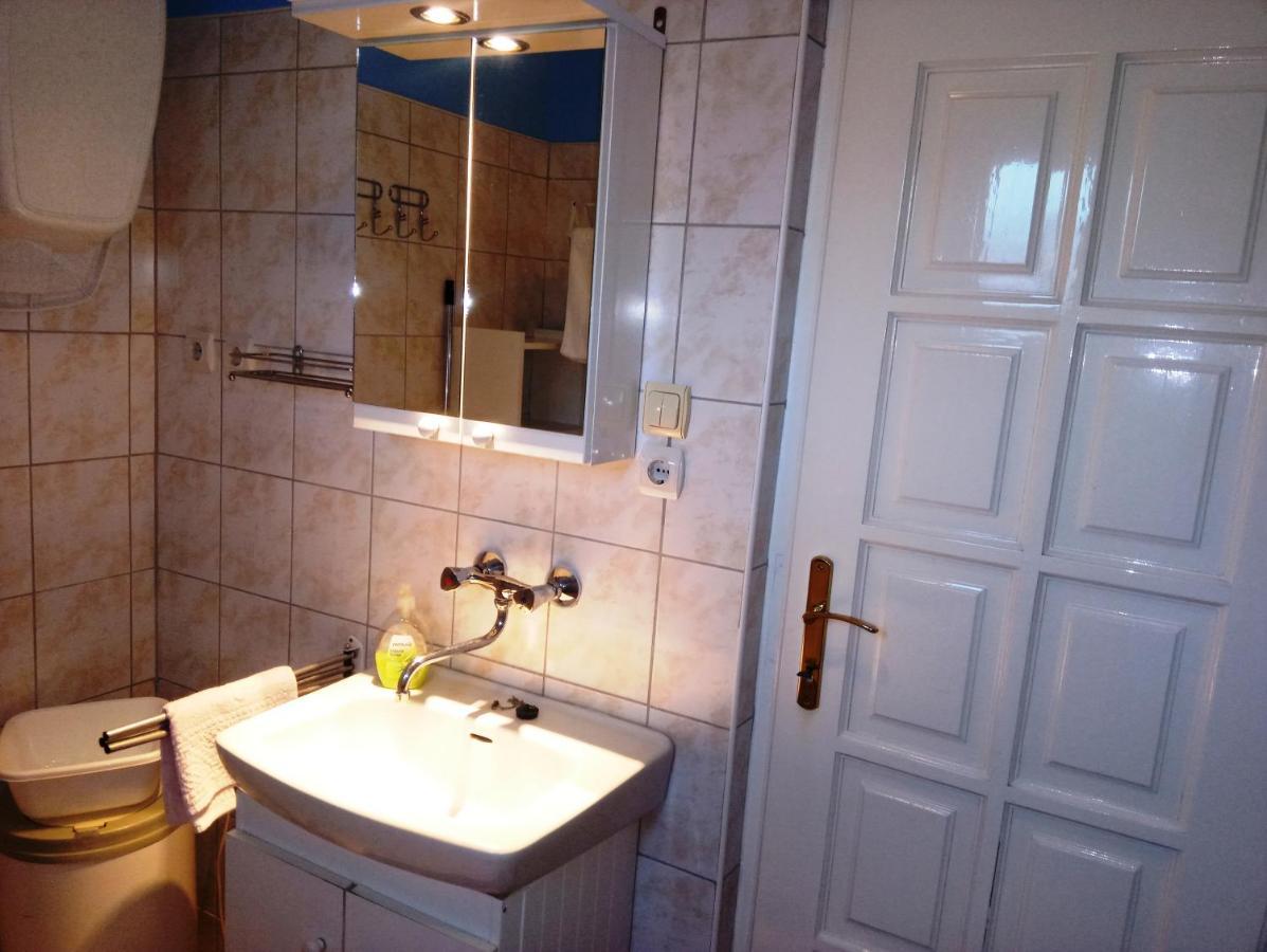 Szivarvany Apartman Gyula Extérieur photo