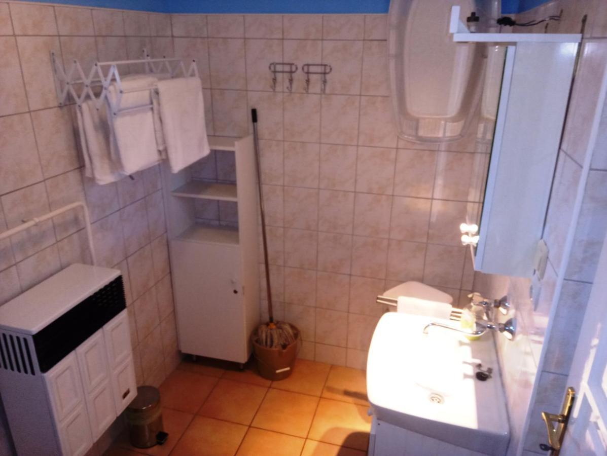 Szivarvany Apartman Gyula Extérieur photo