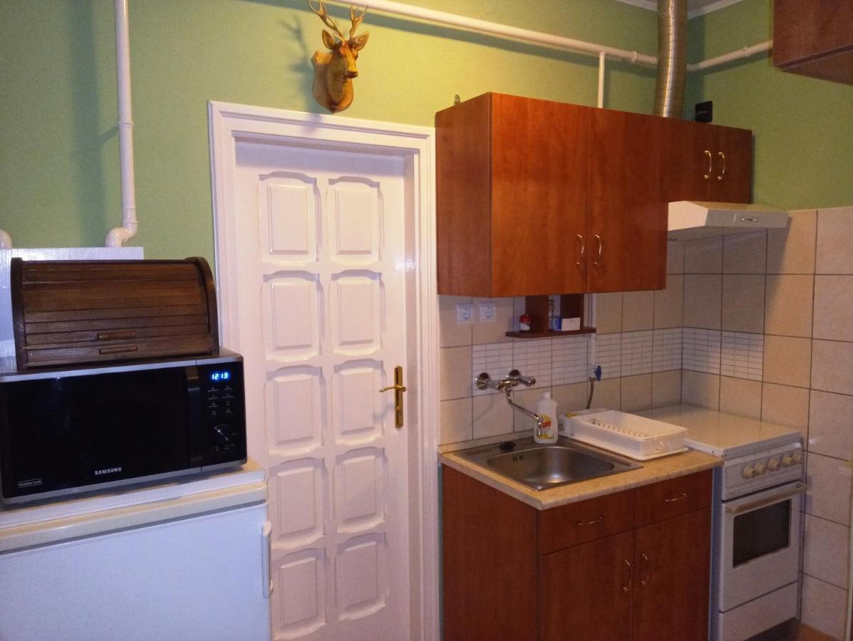 Szivarvany Apartman Gyula Extérieur photo